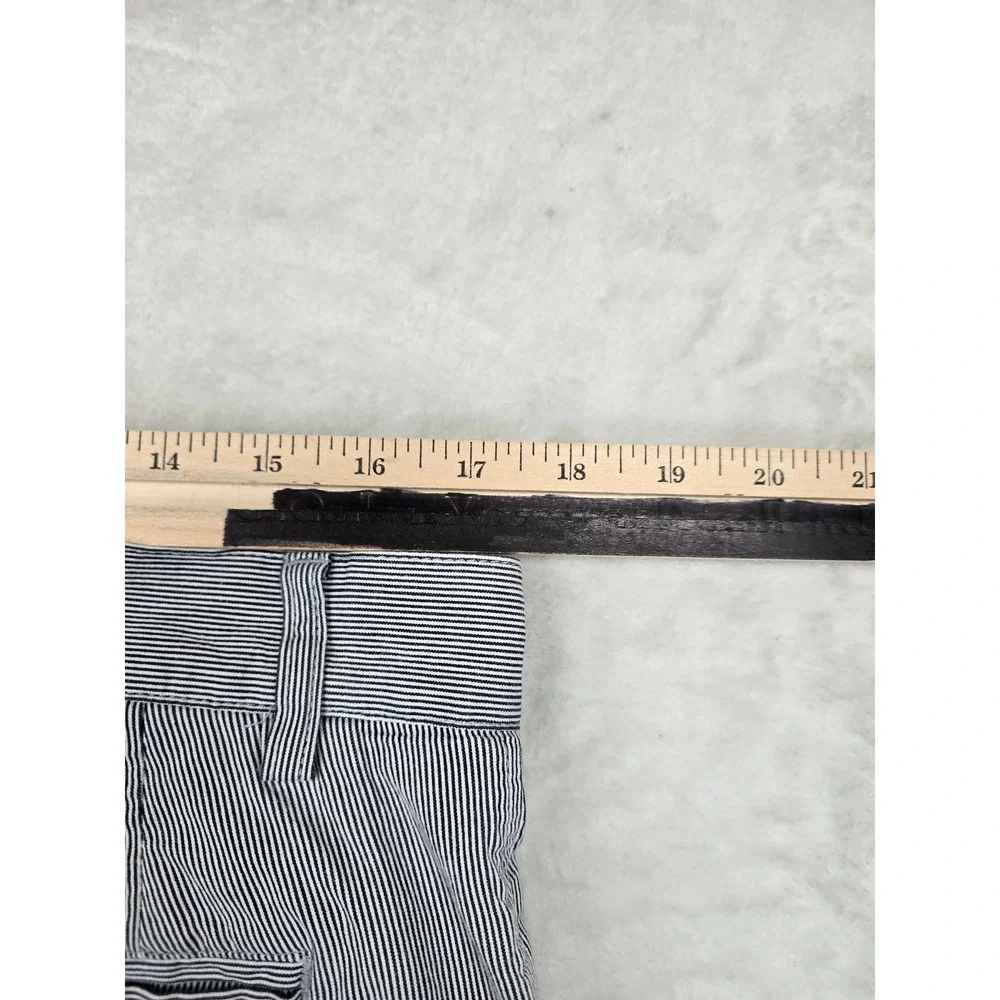 Banana Republic Striped Shorts Mens 34 Blue White Cotton Seersucker Style Casual
